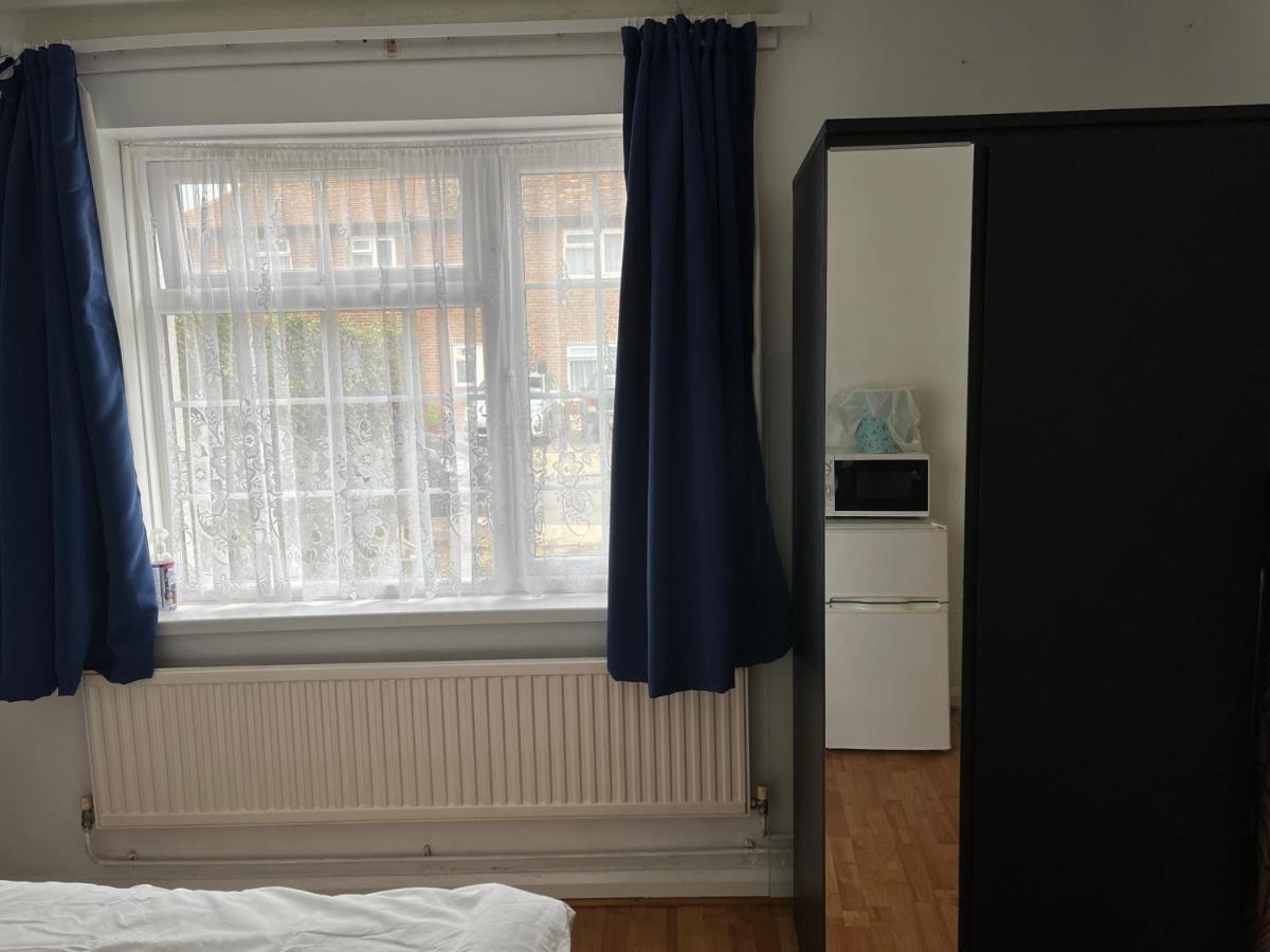 קינגסטון אפון תמז Large Double Bedroom With Free On Site Parking מראה חיצוני תמונה